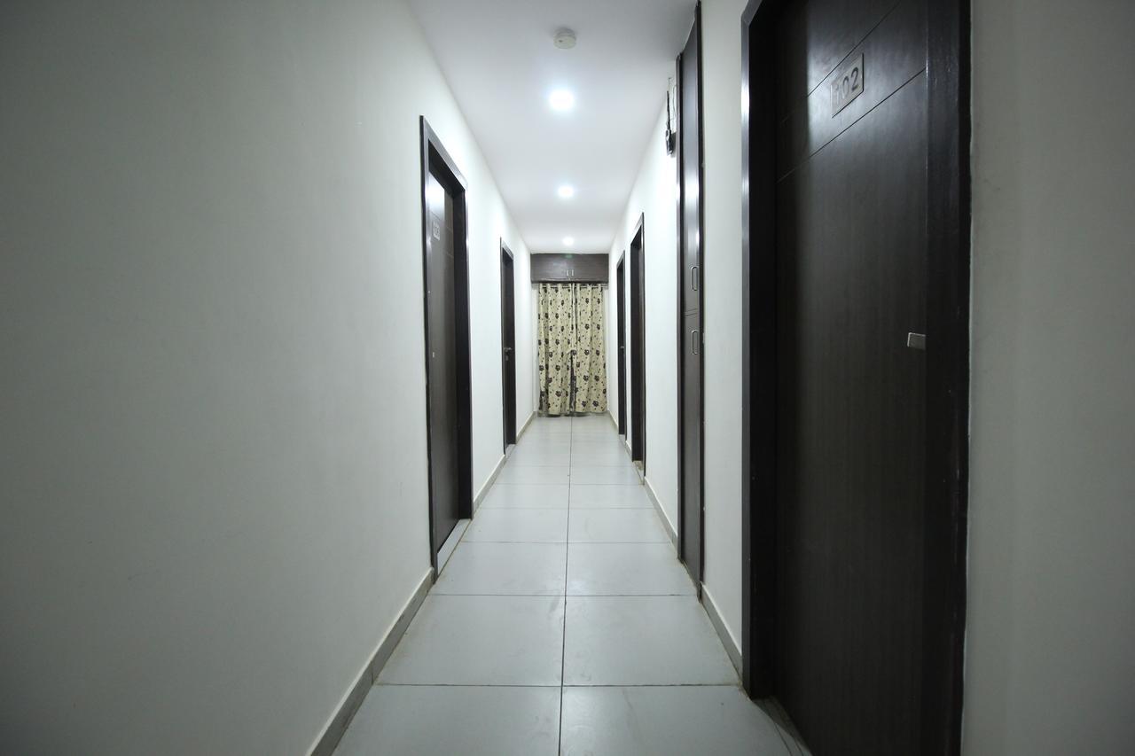 New Rajdhani Hotel Vadodara Exterior foto