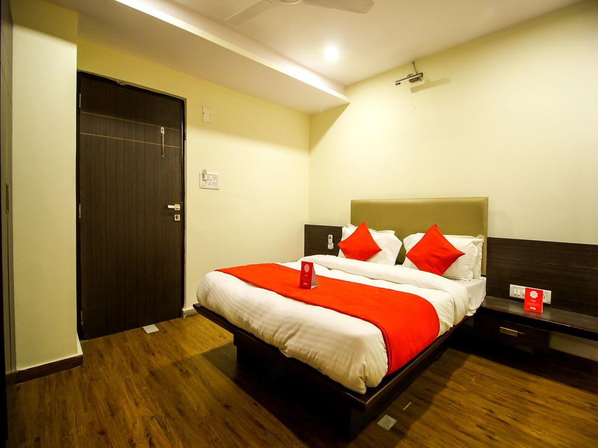 New Rajdhani Hotel Vadodara Exterior foto