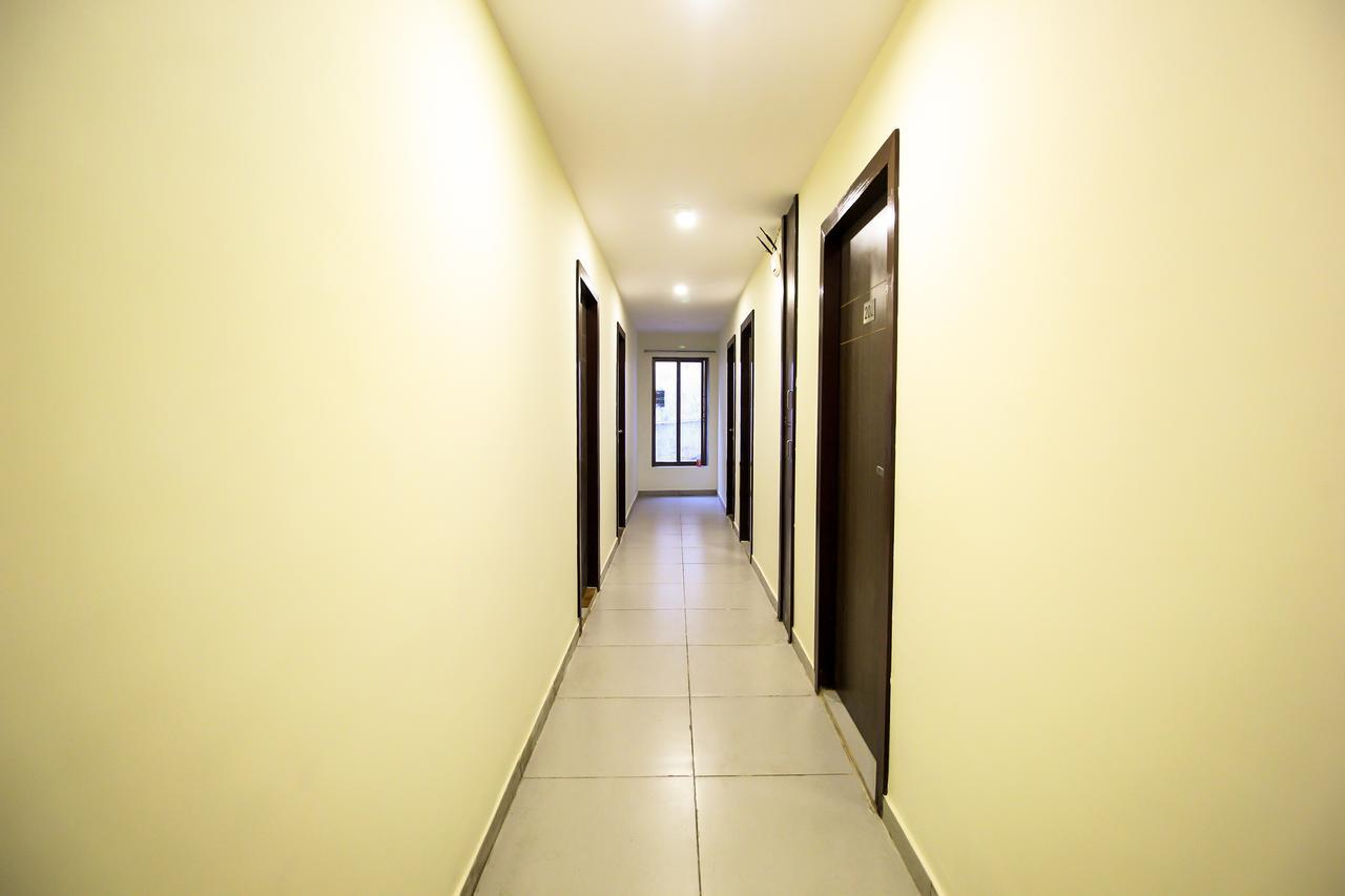 New Rajdhani Hotel Vadodara Exterior foto